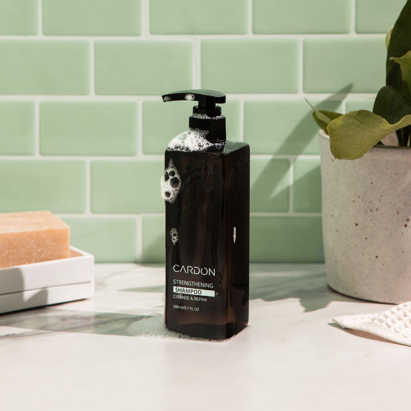 Men's Hair Thickening + Strengthening Shampoo