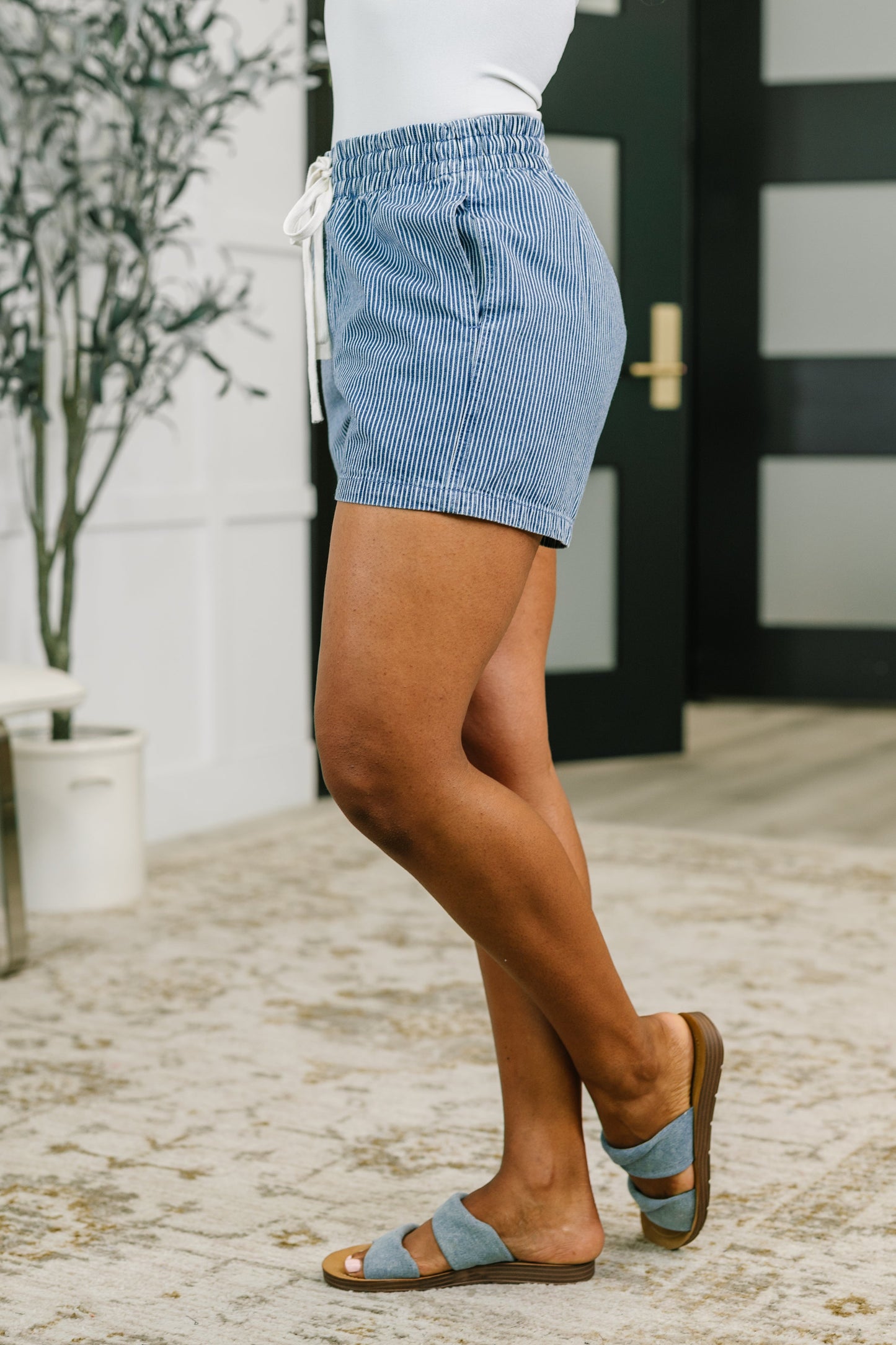 Boardwalk Drawstring Shorts in Dark Blue